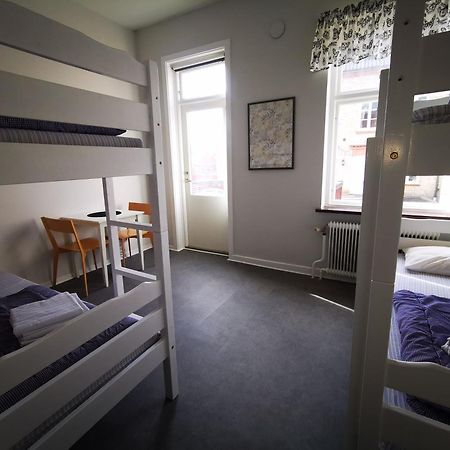 Ahus B&B Och Vandrarhem Bagian luar foto