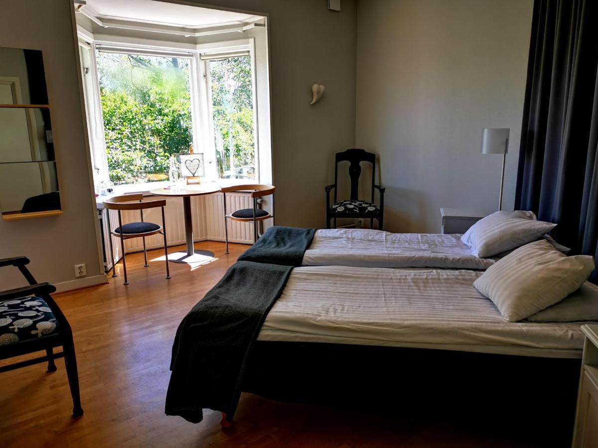 Ahus B&B Och Vandrarhem Bagian luar foto