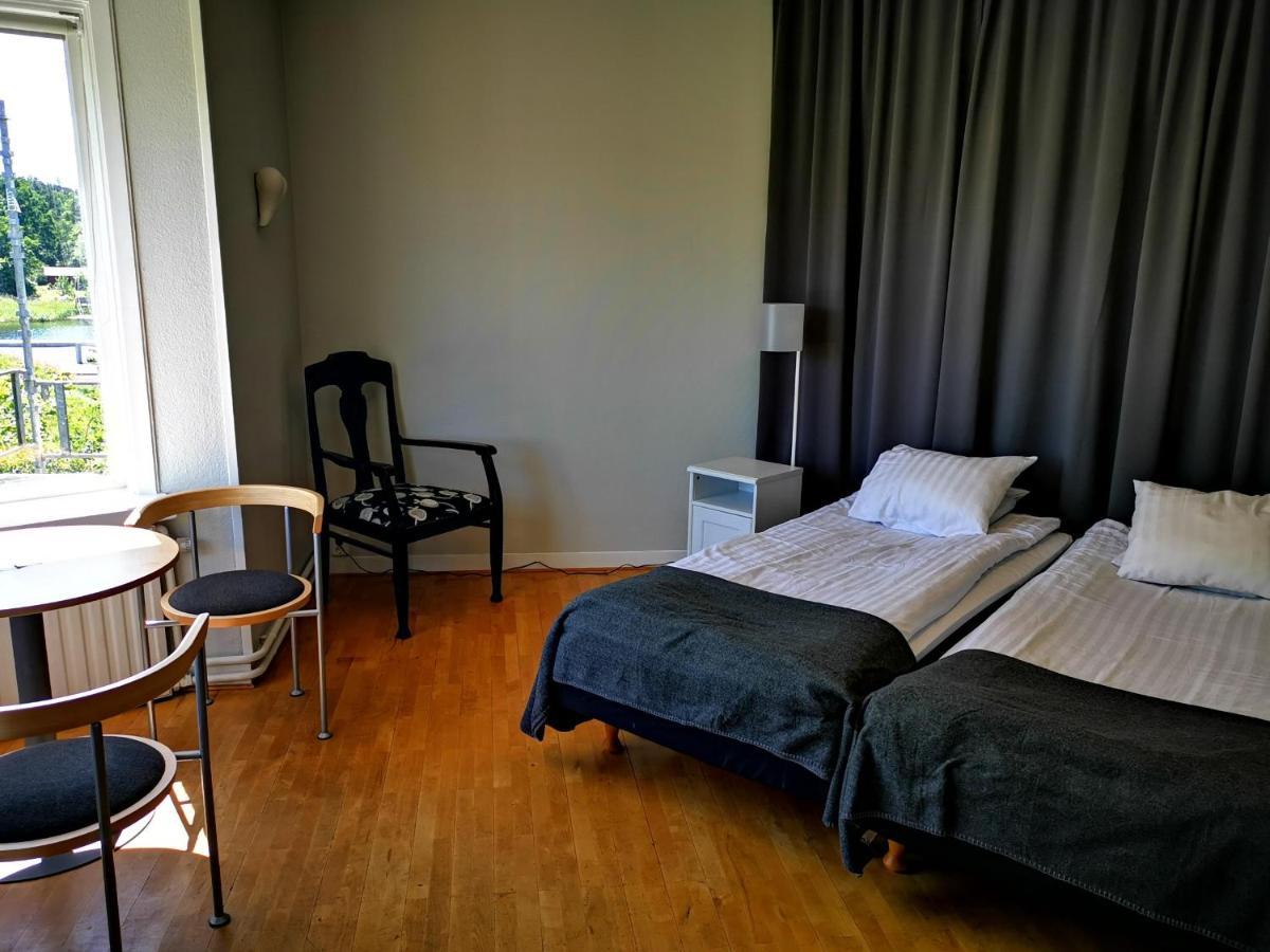 Ahus B&B Och Vandrarhem Bagian luar foto