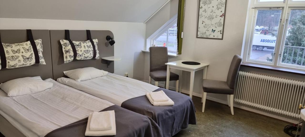 Ahus B&B Och Vandrarhem Bagian luar foto
