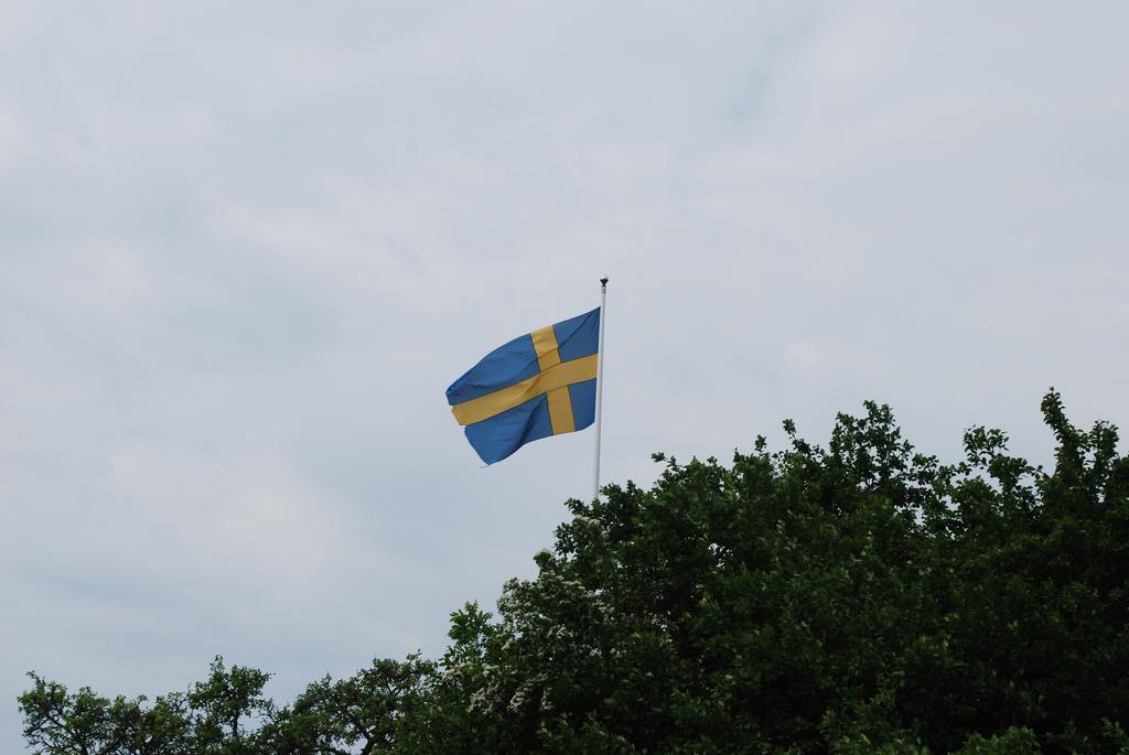 Ahus B&B Och Vandrarhem Bagian luar foto