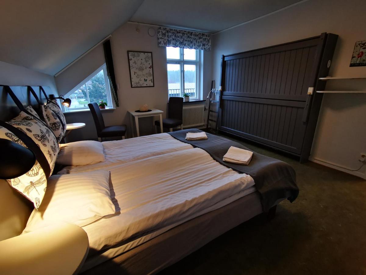 Ahus B&B Och Vandrarhem Bagian luar foto