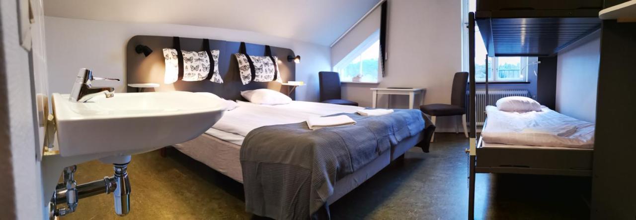 Ahus B&B Och Vandrarhem Bagian luar foto