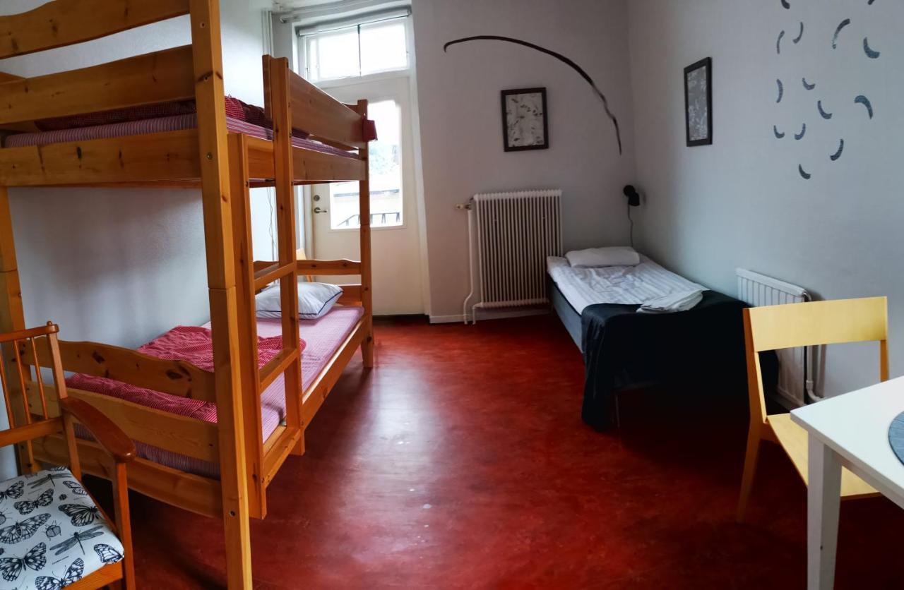 Ahus B&B Och Vandrarhem Bagian luar foto